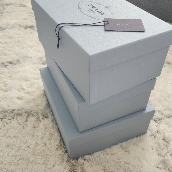 Prada Box - Picture 2 of 3